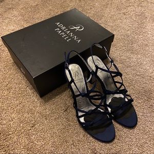 Adrianna Papell Adelson pump